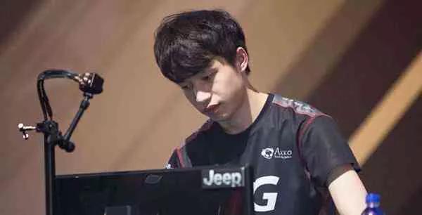 B8 击败 Fnatic ，而 Liquid 在 StarLadder Budapest Major 2025 Stage 2 中输给了 PARIVISION