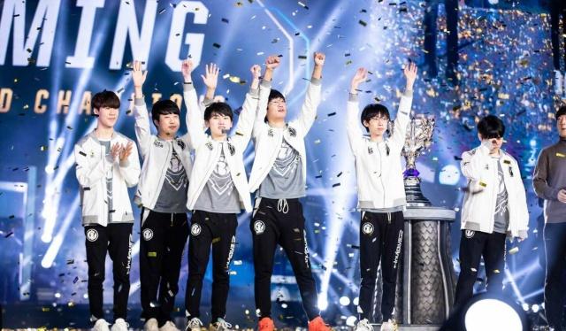 Topsports发布了人员变动公告：在选秀中选中了四名选手：沈电、小悠、瓜瓜和胖球